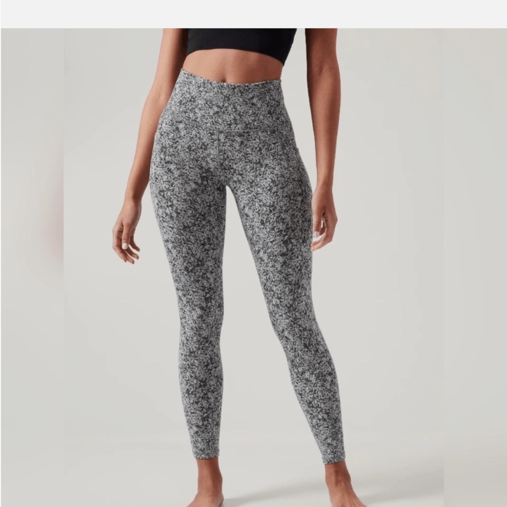 Athleta salutation stash moonflower